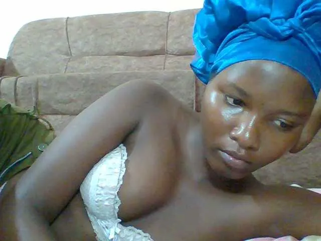 Live sex webcam photo for Hornyqueen4 #290883819