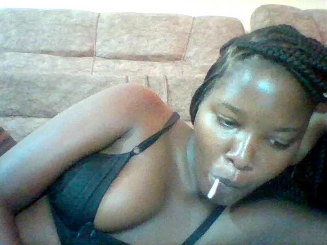 Live sex webcam photo for Hornyqueen4 #290943338