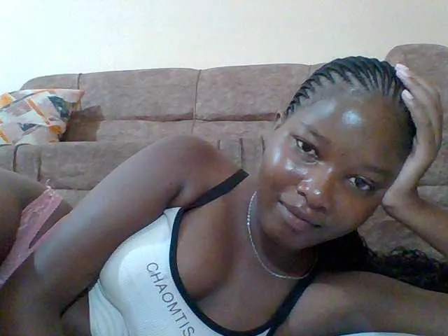 Live sex webcam photo for Hornyqueen4 #291174555