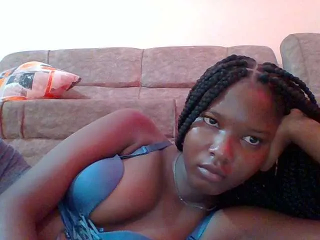 Live sex webcam photo for Hornyqueen4 #291351218