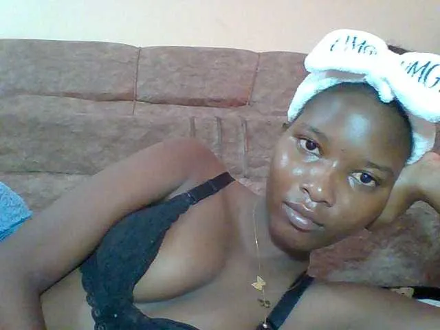 Live sex webcam photo for Hornyqueen4 #291574361