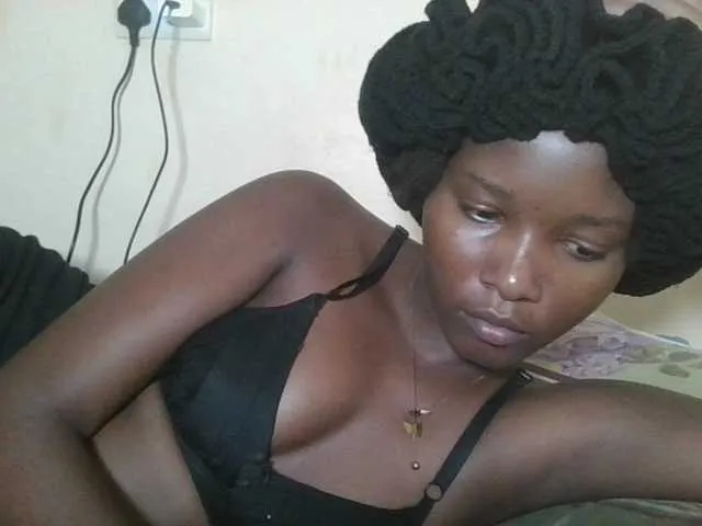 Live sex webcam photo for Hornyqueen4 #291636195