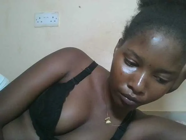 Live sex webcam photo for Hornyqueen4 #292440033