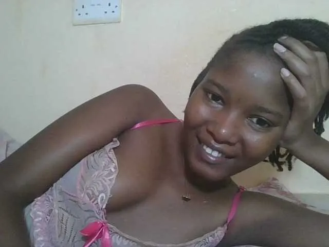 Live sex webcam photo for Hornyqueen4 #292546351