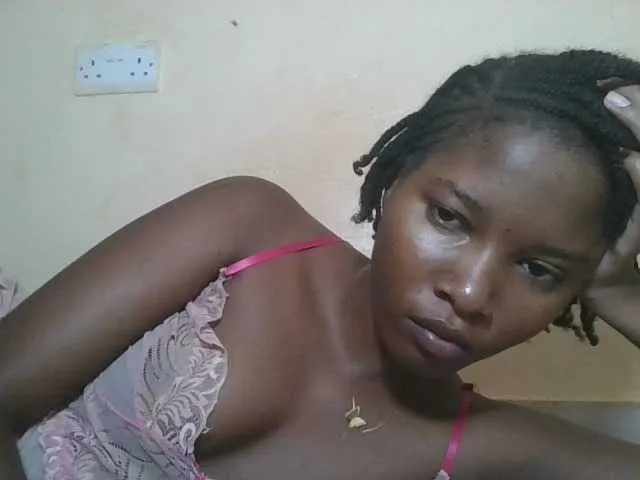 Live sex webcam photo for Hornyqueen4 #292552292