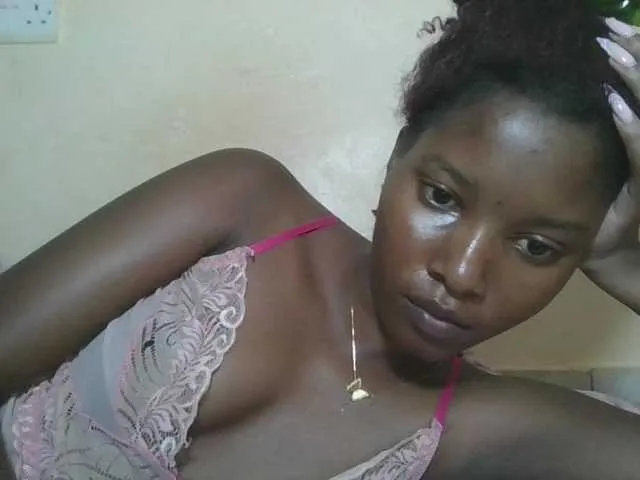 Live sex webcam photo for Hornyqueen4 #292686111