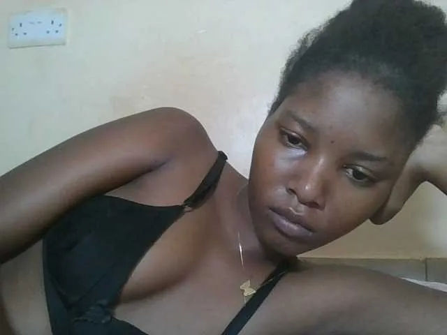 Live sex webcam photo for Hornyqueen4 #292812796