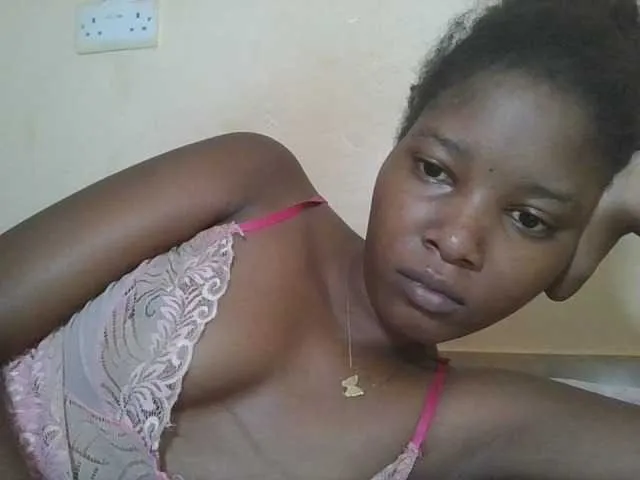 Live sex webcam photo for Hornyqueen4 #292827387