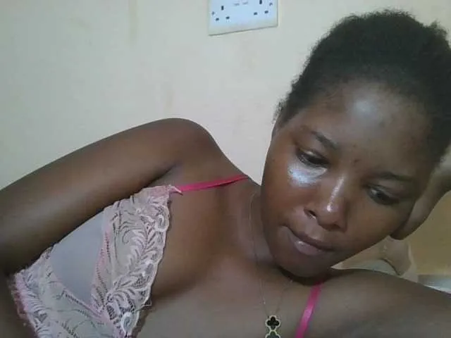 Live sex webcam photo for Hornyqueen4 #292980421