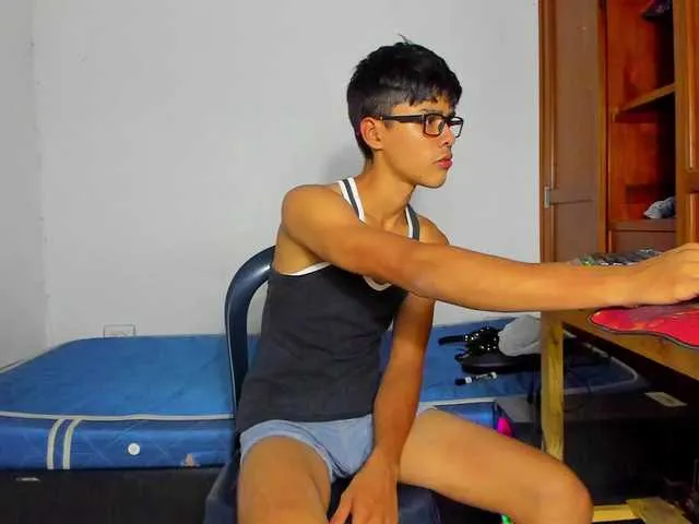 Live sex webcam photo for Hot-Gruger #275457196