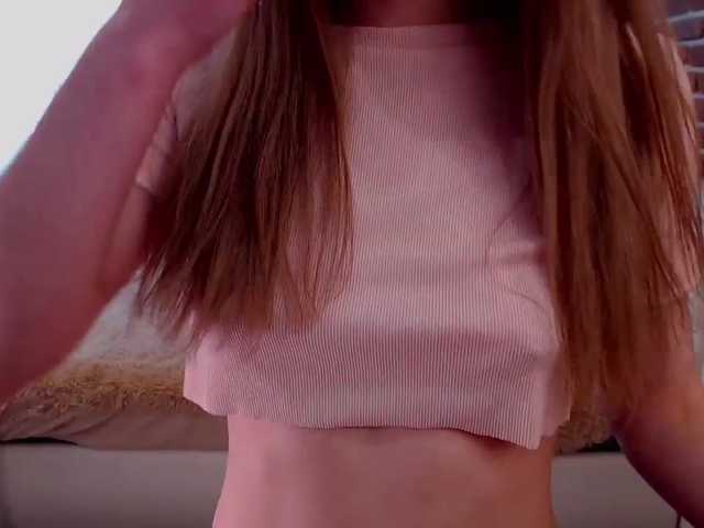 Live sex webcam photo for Hot-Mel #273012445