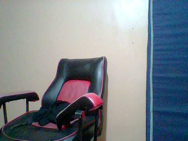 Live sex webcam photo for Hot-asss #277140984