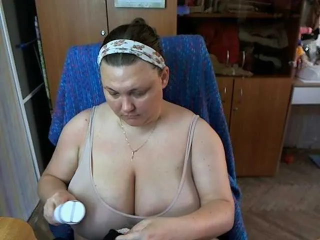 Live sex webcam photo for HotAlexa #275575718