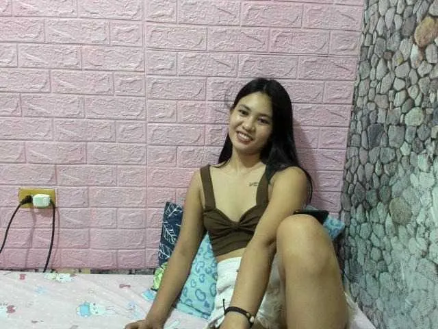 Live sex webcam photo for HotAshley24 #275583553