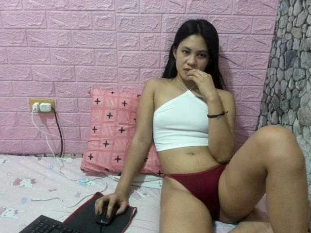 Live sex webcam photo for HotAshley24 #275641689