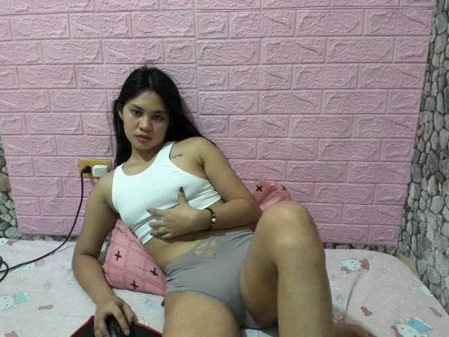 Live sex webcam photo for HotAshley24 #275671160