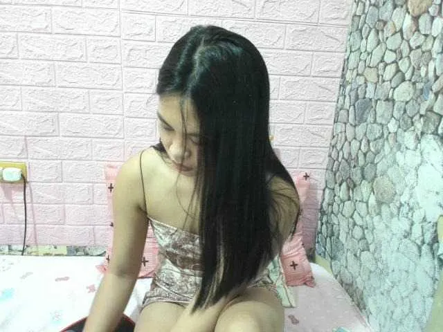 Live sex webcam photo for HotAshley24 #275708766