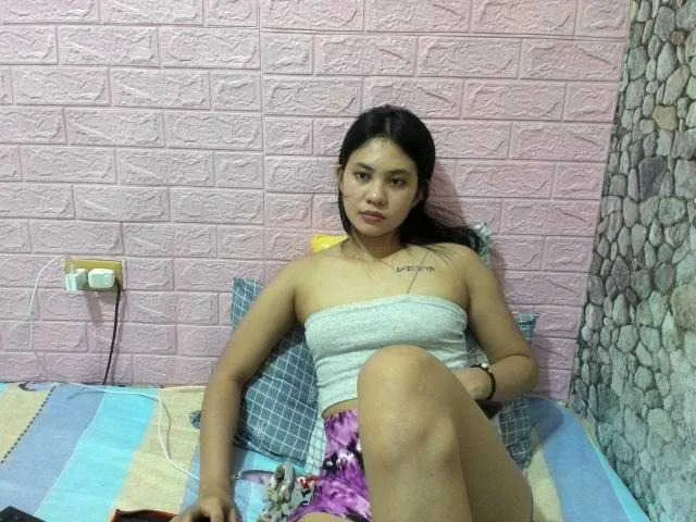 Live sex webcam photo for HotAshley24 #275905135
