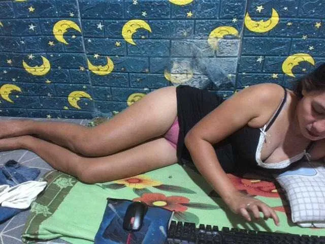 Live sex webcam photo for HotAshley24 #276920837
