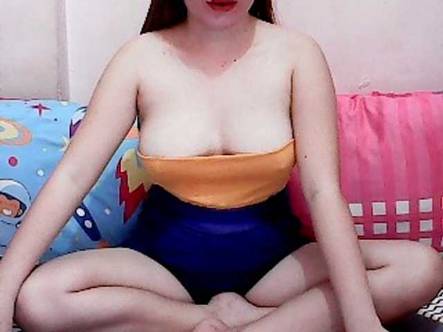 Live sex webcam photo for HotAsianBella18 #275815233