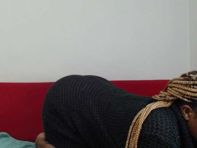 Live sex webcam photo for HotAss9512 #288051174