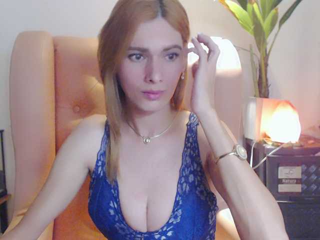 Live sex webcam photo for HotBeautyQuen #277421640