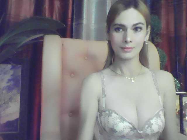 Live sex webcam photo for HotBeautyQuen #277639114