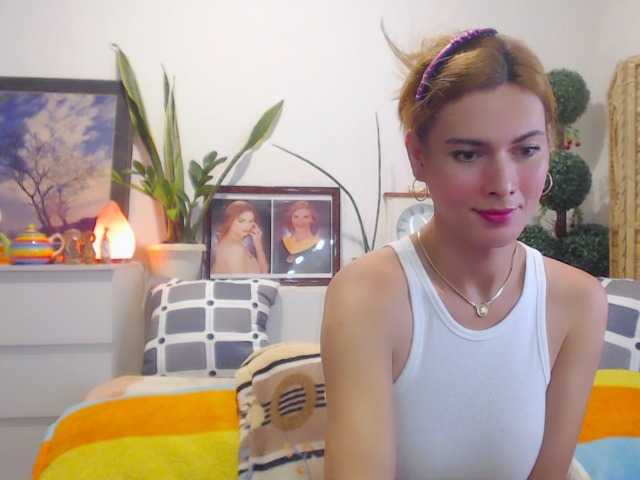 Live sex webcam photo for HotBeautyQuen #289556606