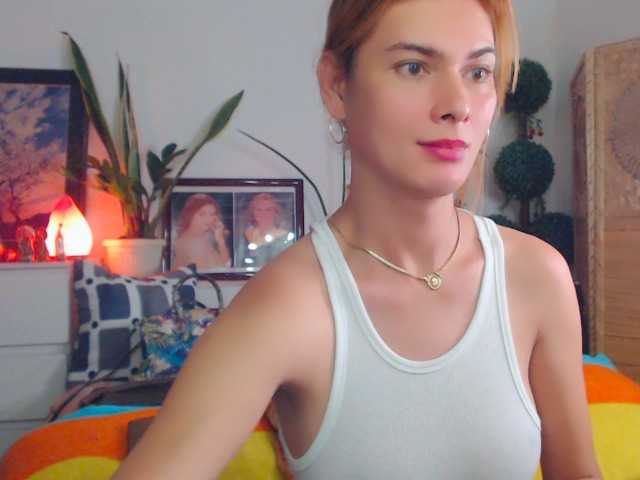 Live sex webcam photo for HotBeautyQuen #289903380