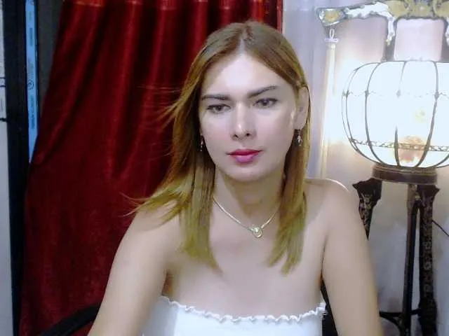 Live sex webcam photo for HotBeautyQuen #291467335