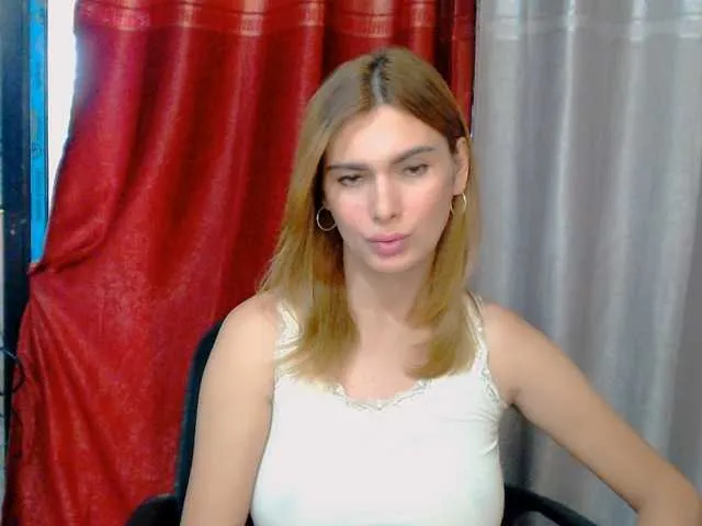 Live sex webcam photo for HotBeautyQuen #291660413