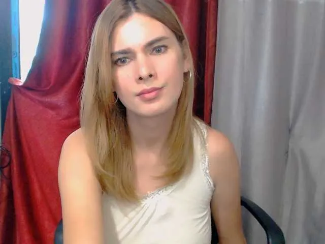 Live sex webcam photo for HotBeautyQuen #291665783