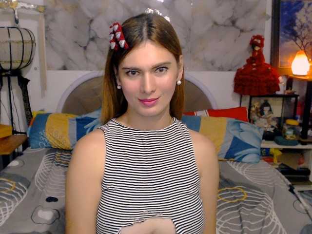 Live sex webcam photo for HotBeautyQuen #291797218