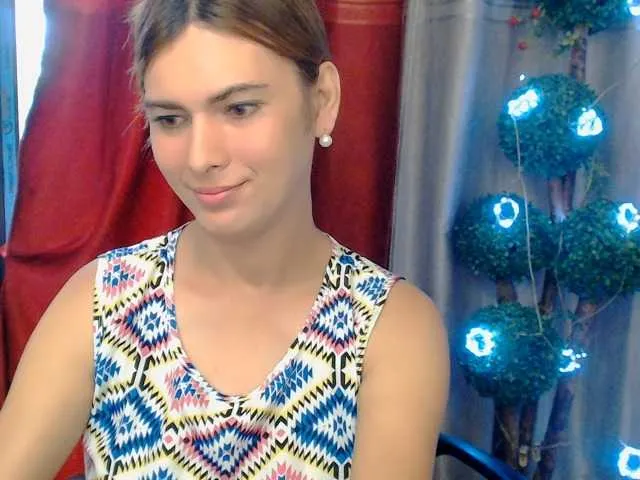 Live sex webcam photo for HotBeautyQuen #291903602