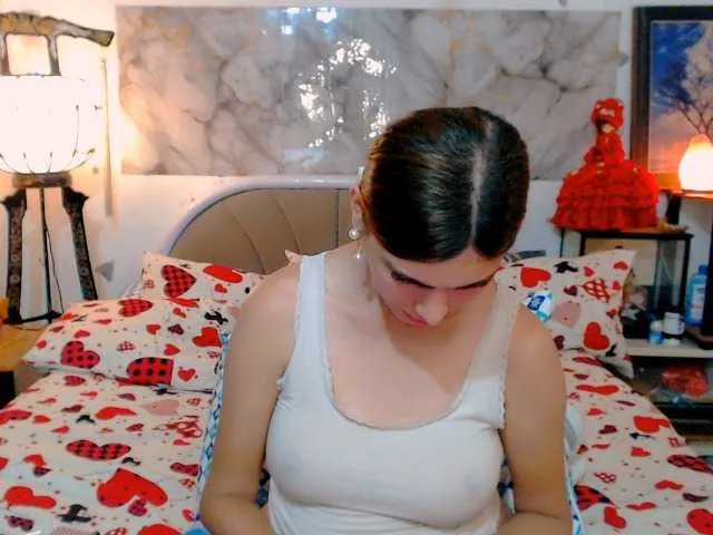 Live sex webcam photo for HotBeautyQuen #292012751