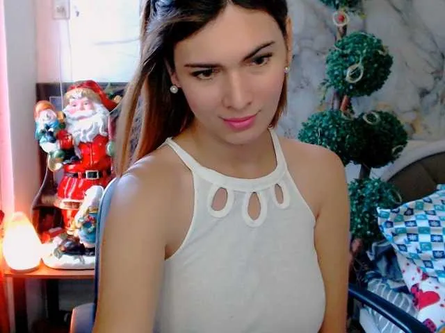 Live sex webcam photo for HotBeautyQuen #292059192