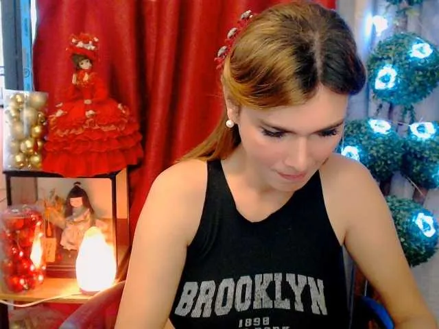 Live sex webcam photo for HotBeautyQuen #292098798