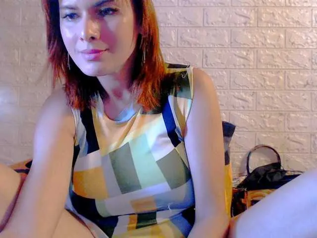 Live sex webcam photo for HotBeautyQuen #292245749