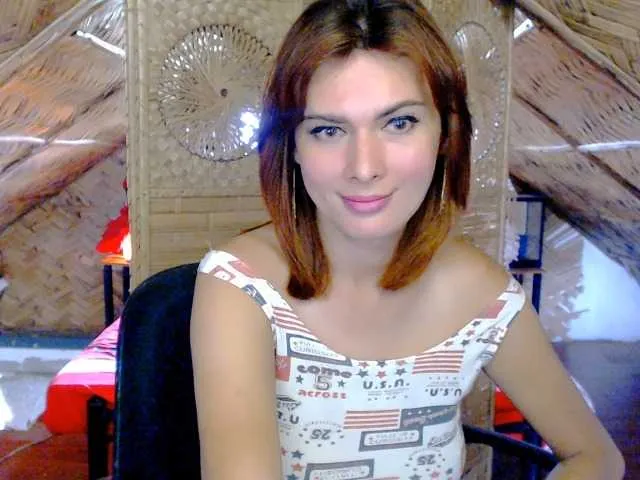 Live sex webcam photo for HotBeautyQuen #292273658