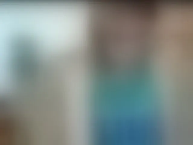 Live sex webcam photo for HotBeautyQuen #293780079