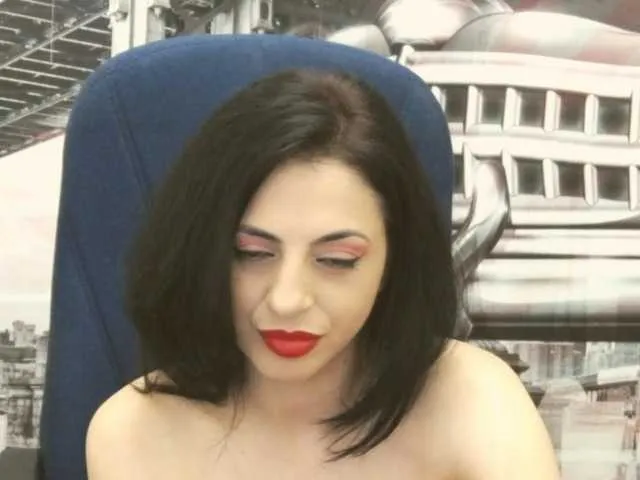 Live sex webcam photo for HotCameron #273946346