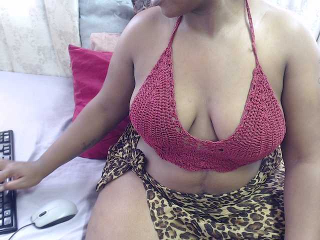 Live sex webcam photo for HotDarkie #274657605