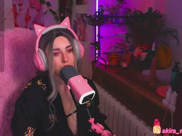 Live sex webcam photo for HotDemonic #291164440