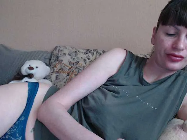 Live sex webcam photo for HotDreammm #290600969