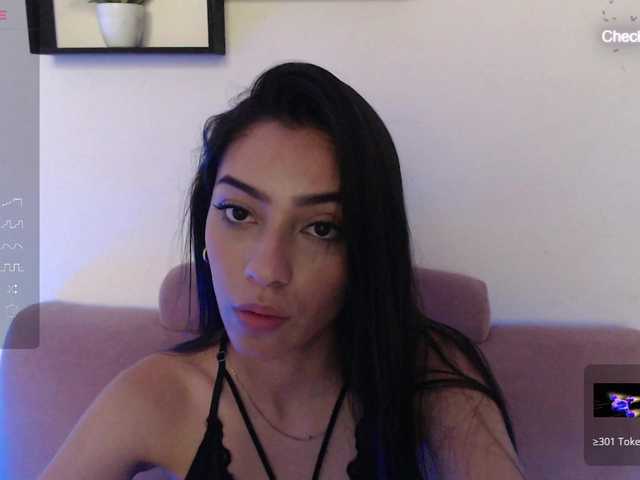 Live sex webcam photo for HotEmmaH #276203619