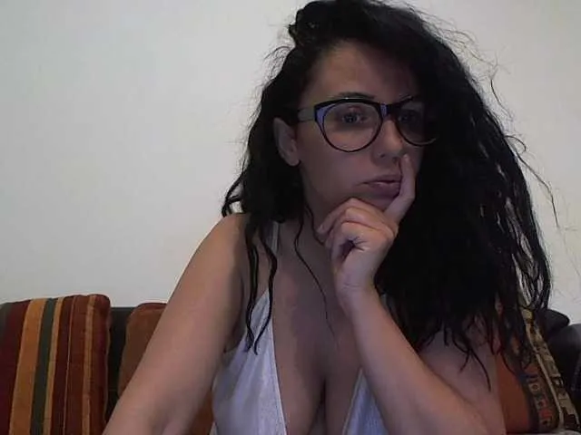 Live sex webcam photo for HotErikka #275461291