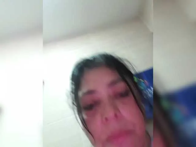 Live sex webcam photo for HotGiirl #290889974