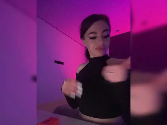 Live sex webcam photo for HotGirlEva #291109138