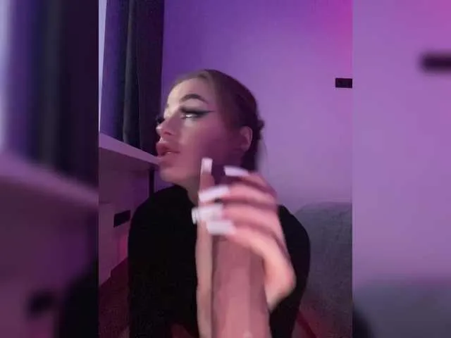 Live sex webcam photo for HotGirlEva #291171547