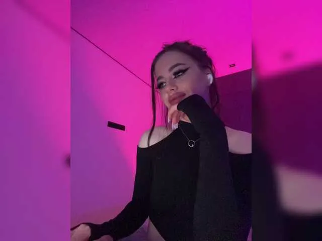 Live sex webcam photo for HotGirlEva #291203236